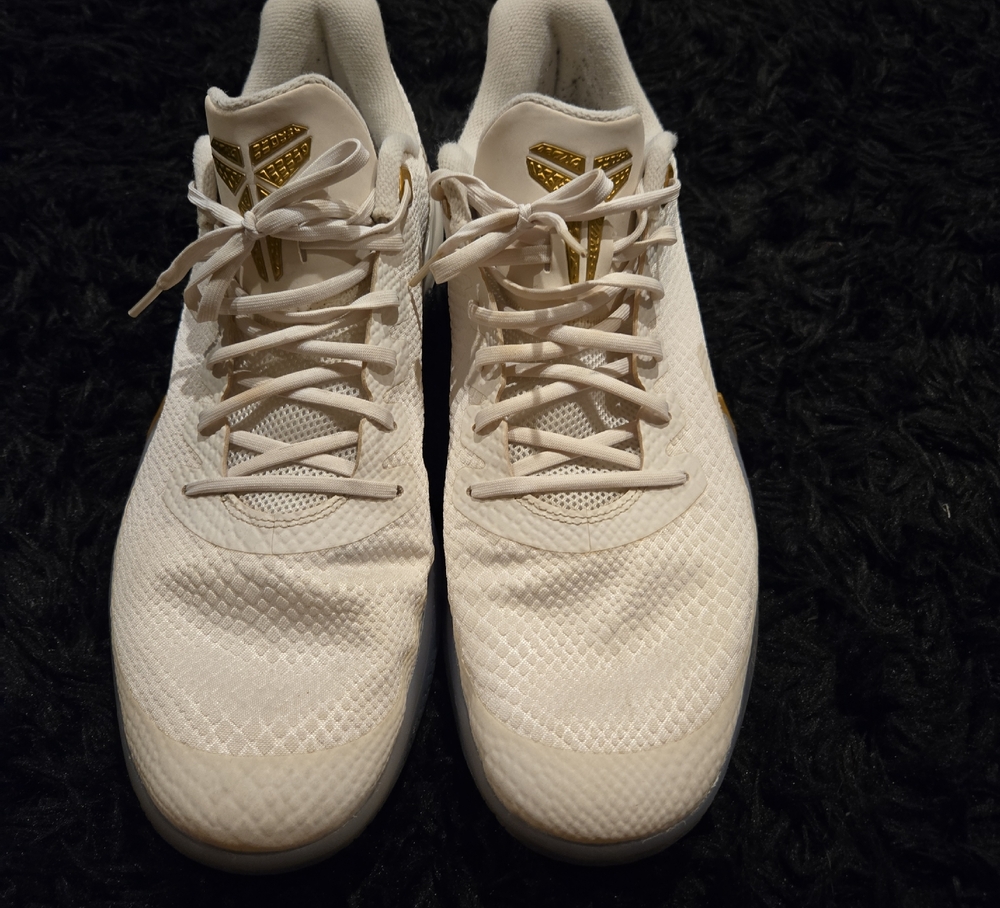 Nike Kobe Mamba Focus Men's White and Metallic Gold Athletic Shoes | Size 16
